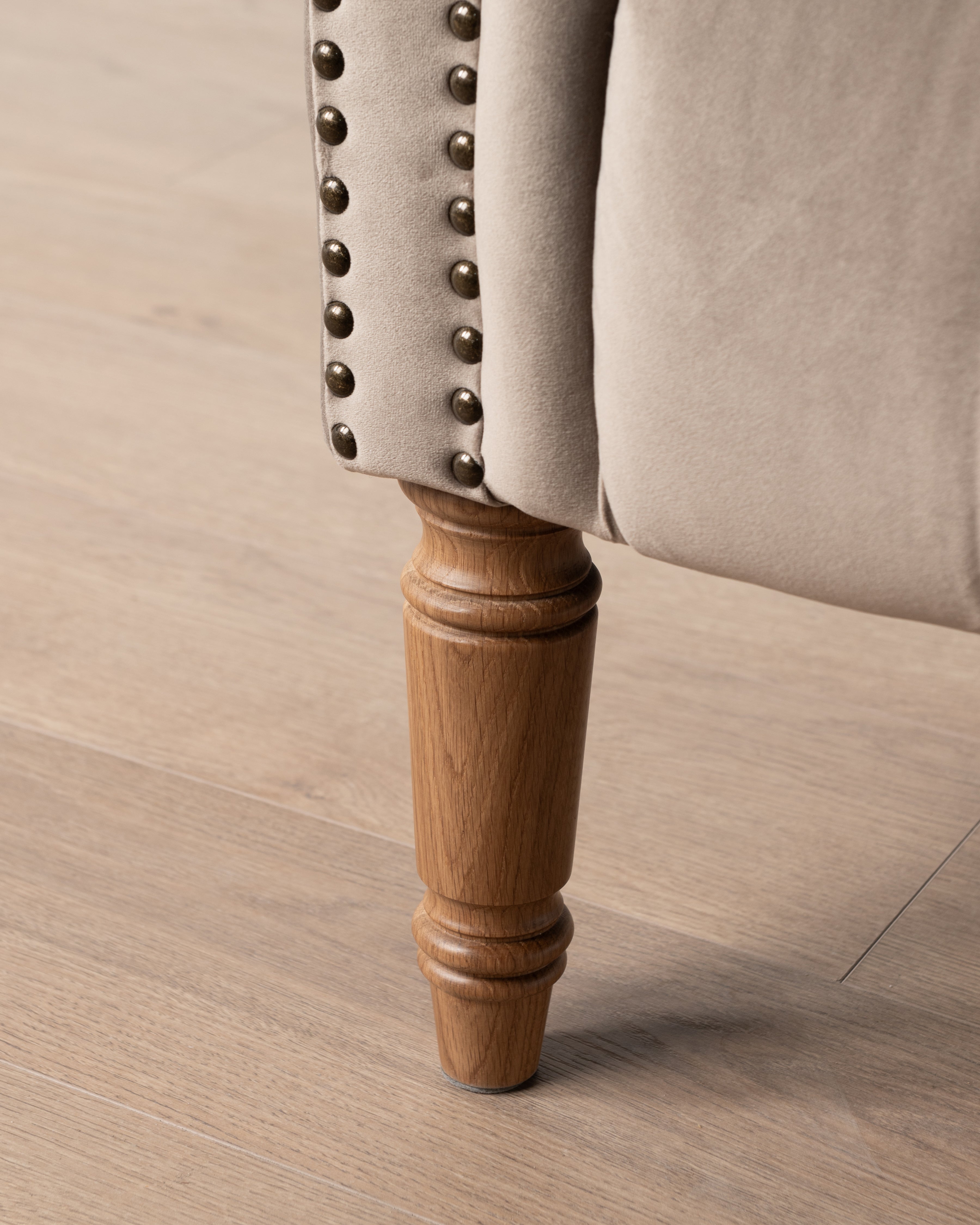 Luxe Windsor Armchair | Champagne