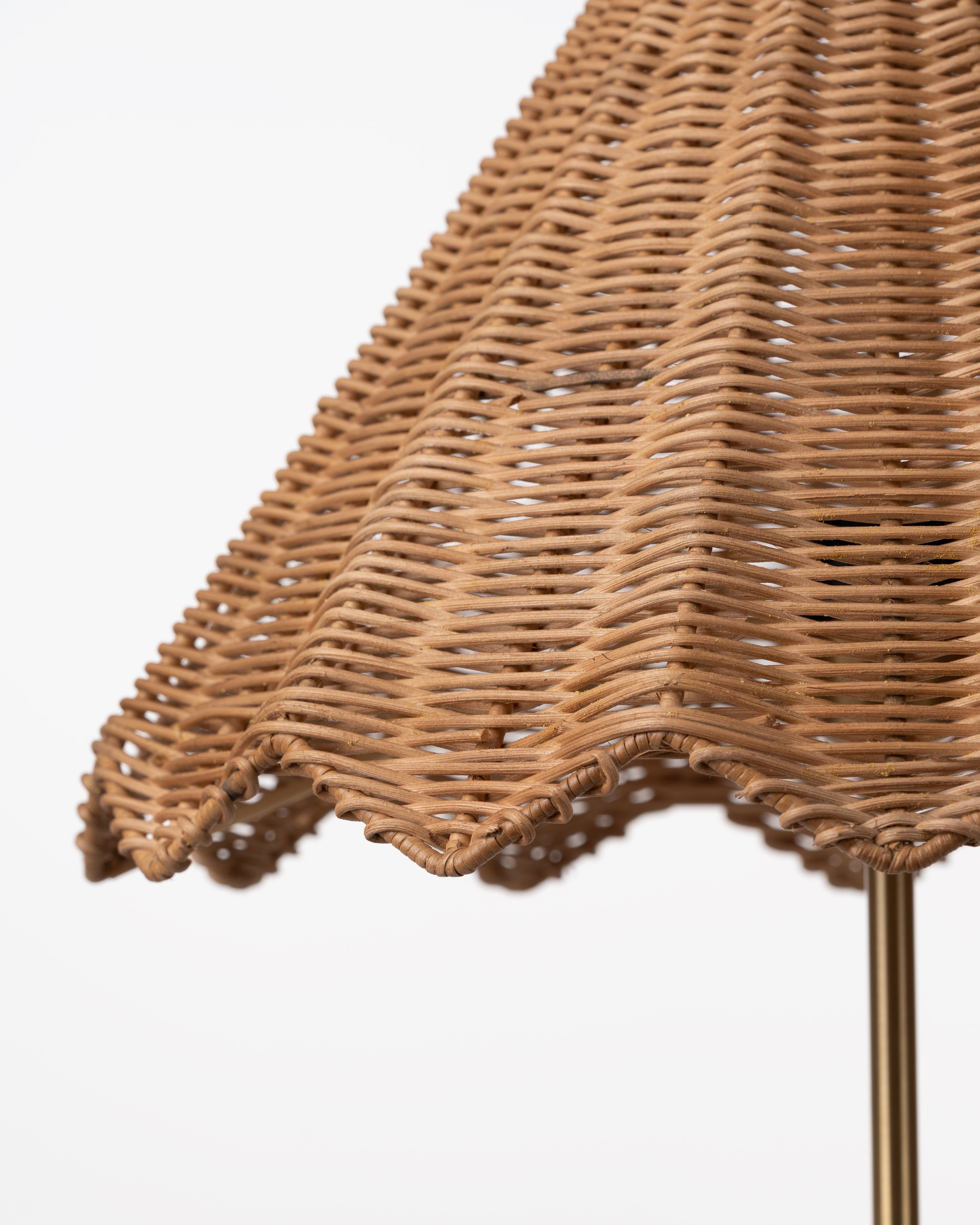 LAMP TABLE RATTAN NATURAL & BRASS FINISH