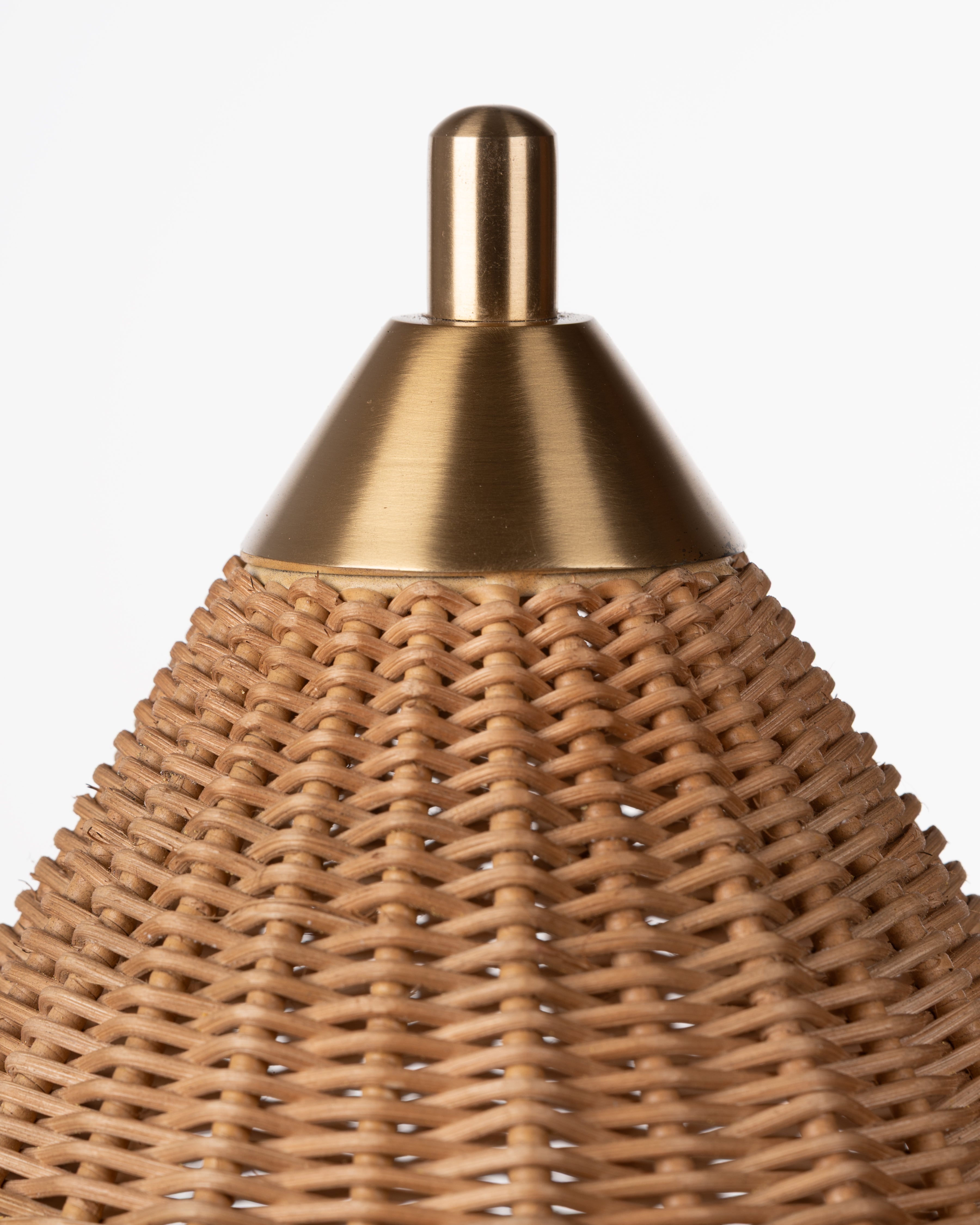 LAMP TABLE RATTAN NATURAL & BRASS FINISH