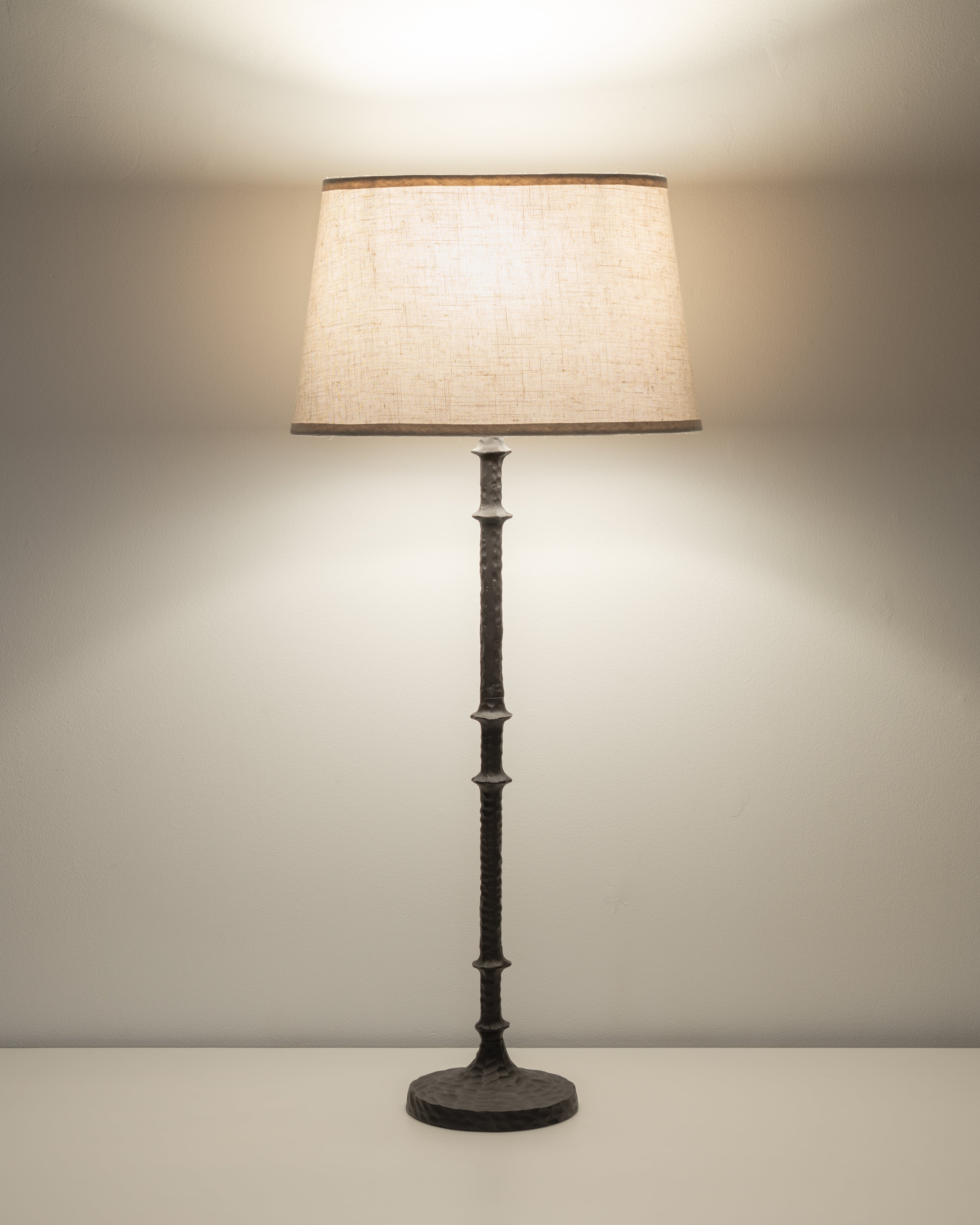 LAMP TABLE TALL RUST MATT BLACK