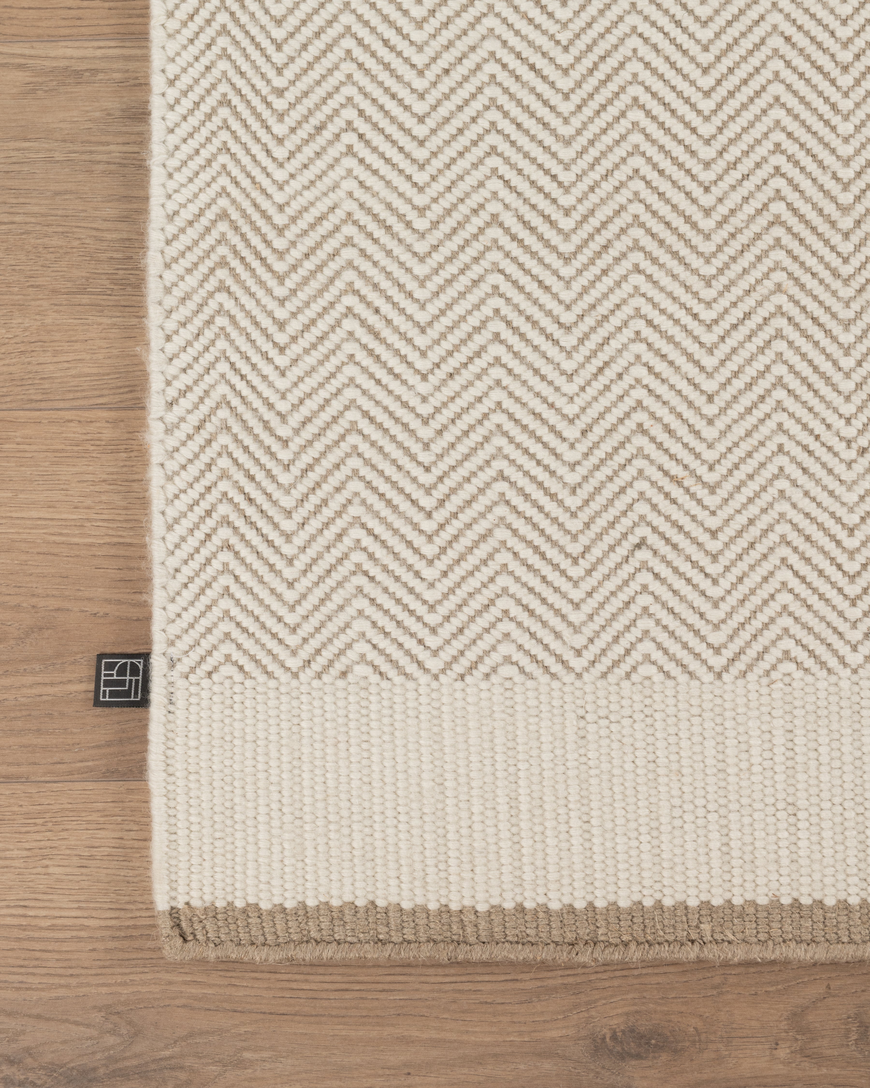 Linie Stratum Echo | White