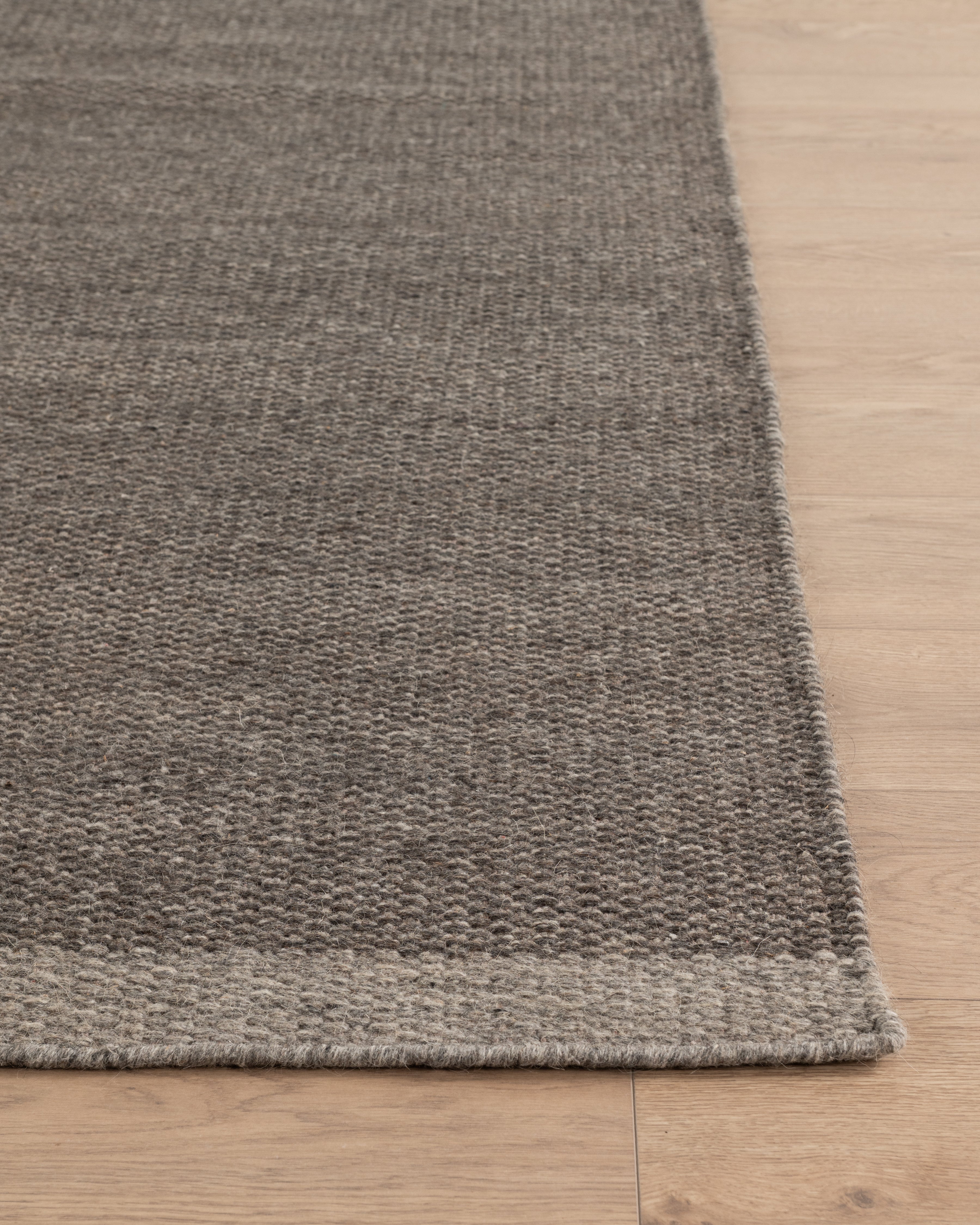 Linie Frode Rug | Charcoal