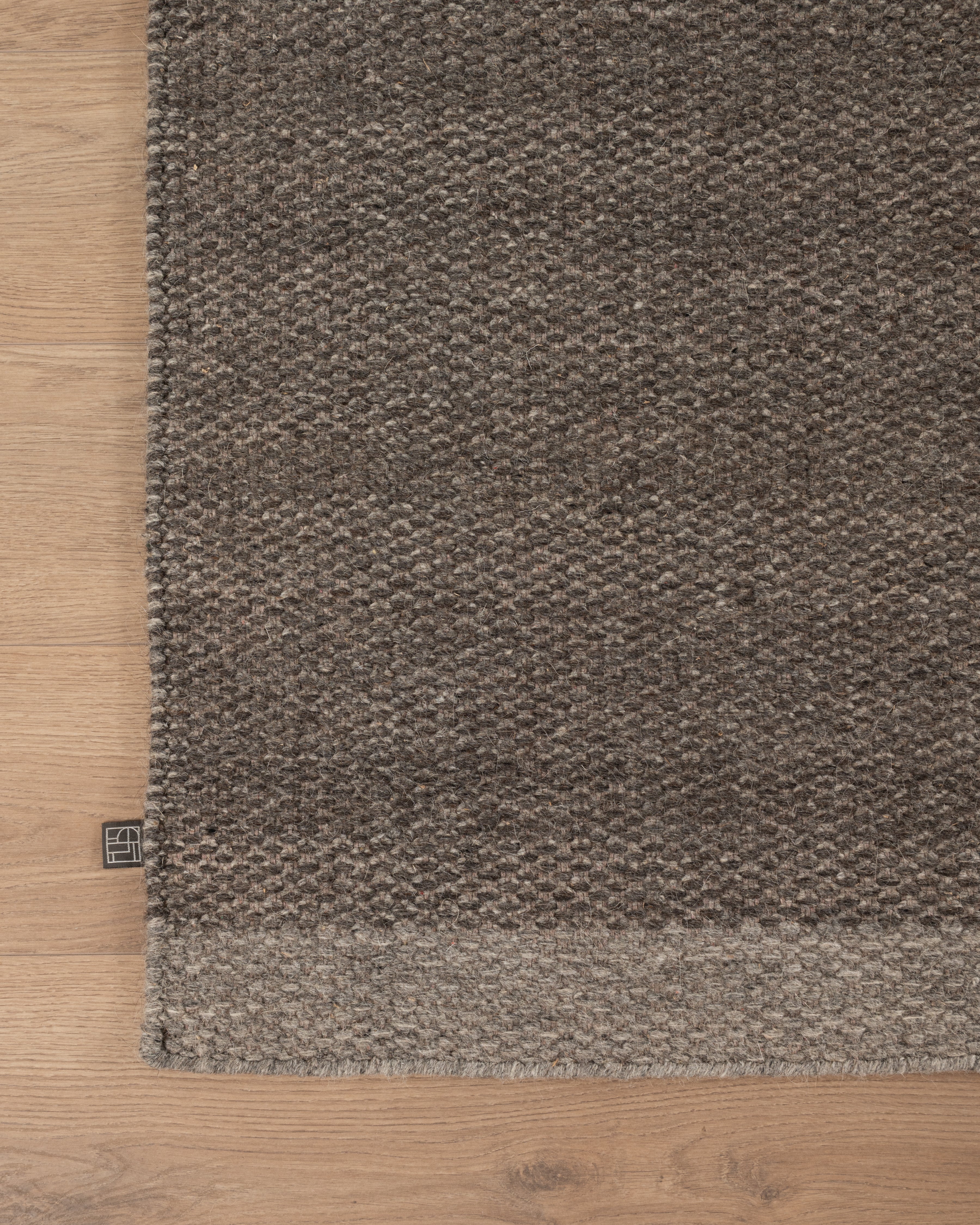 Linie Frode Rug | Charcoal