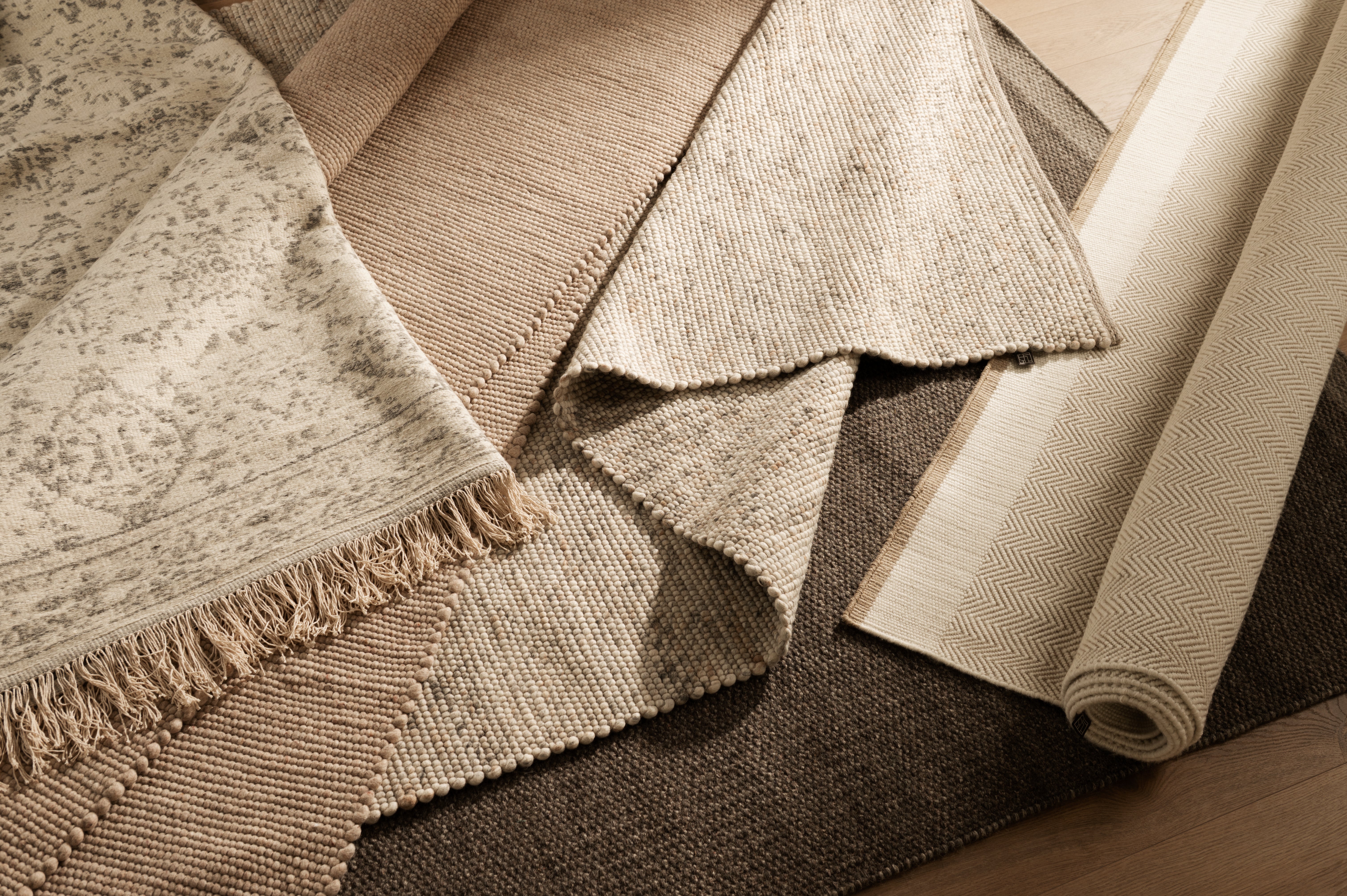 Linie Dolzago Rug | Medium - 2000 x 3000