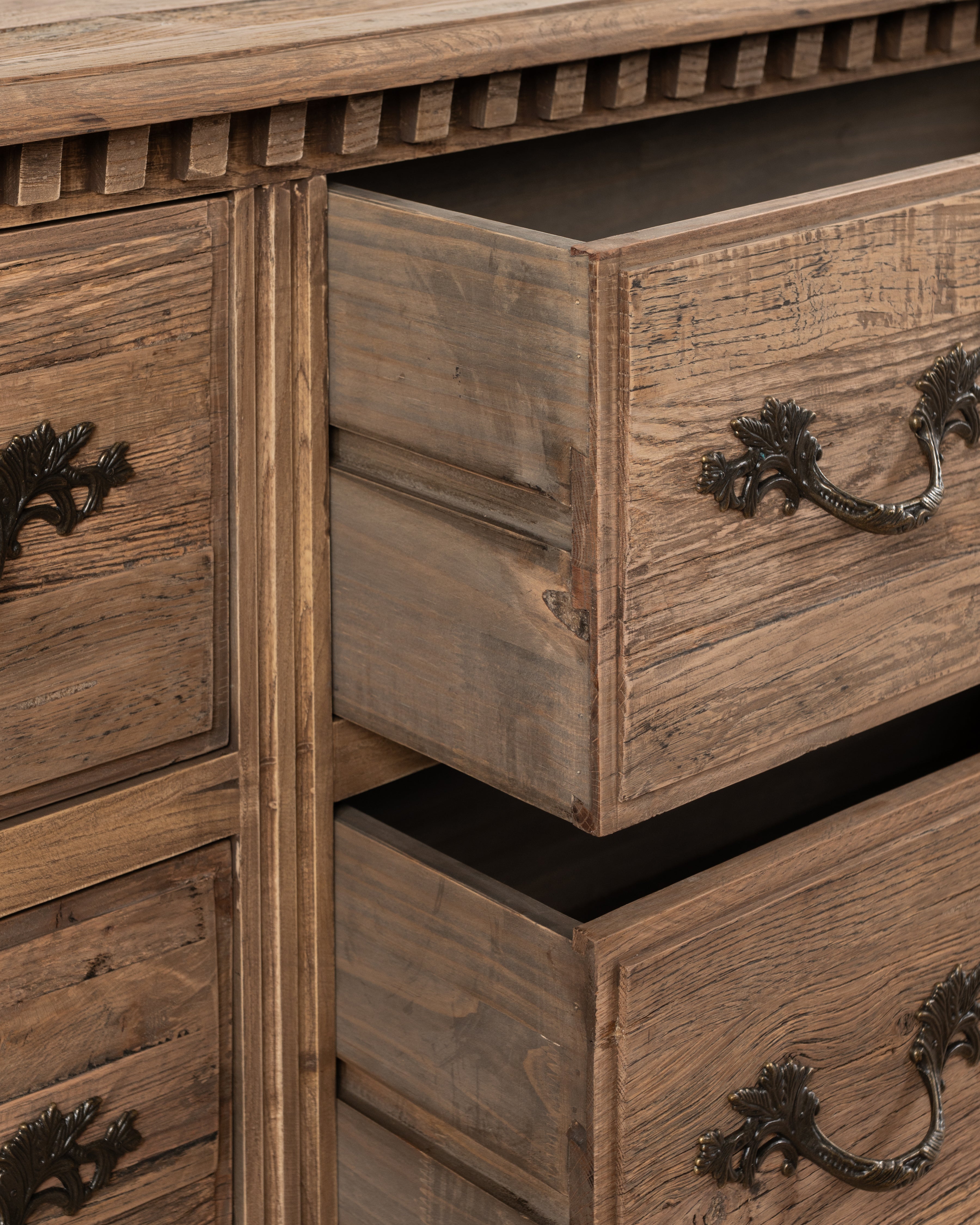 Avignon 4 drawer chest