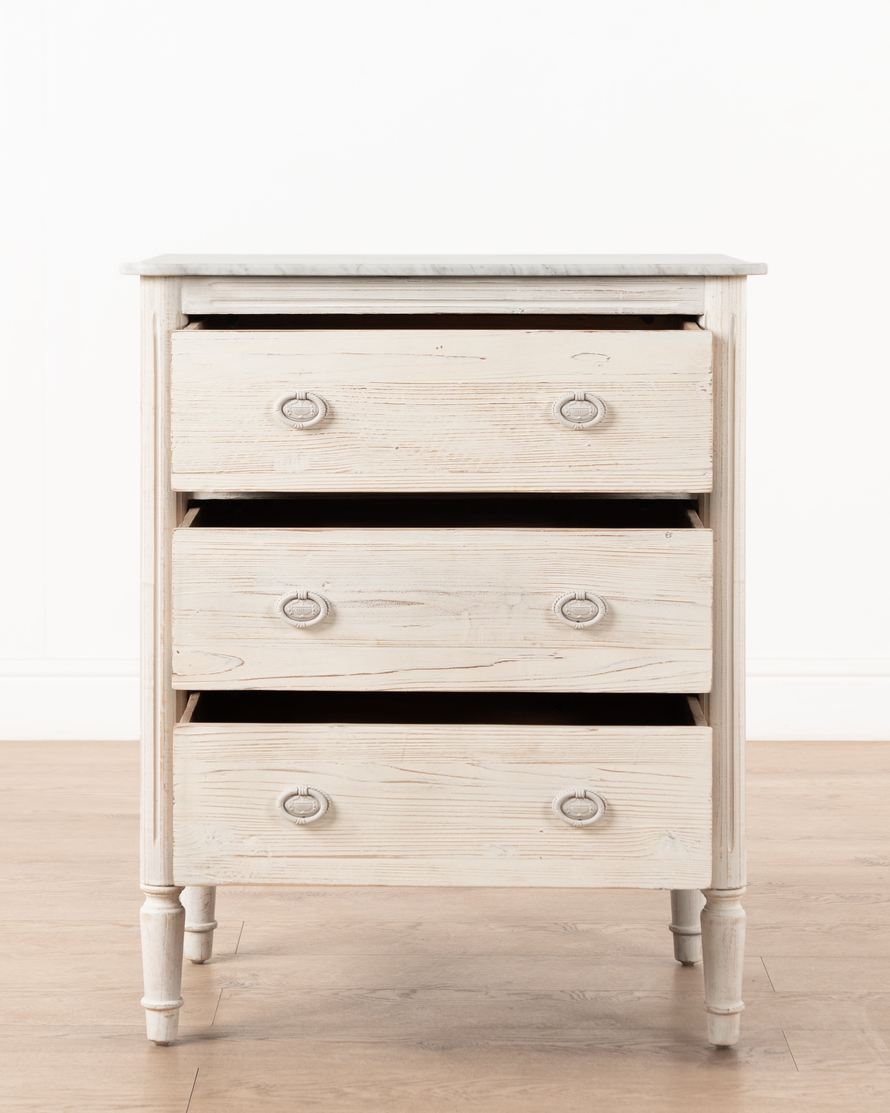 Claudine Chest of drawers