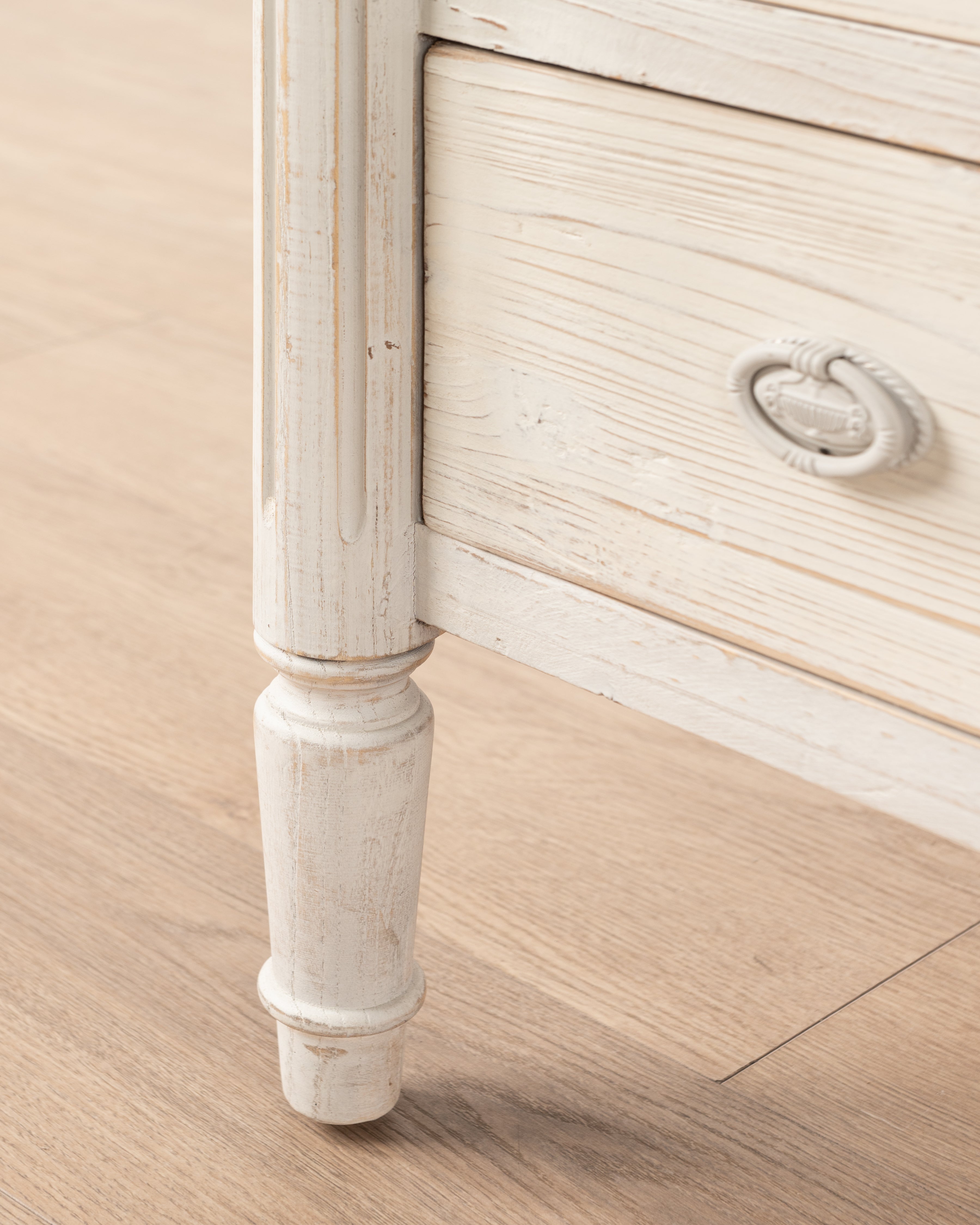 Claudine Chest of drawers