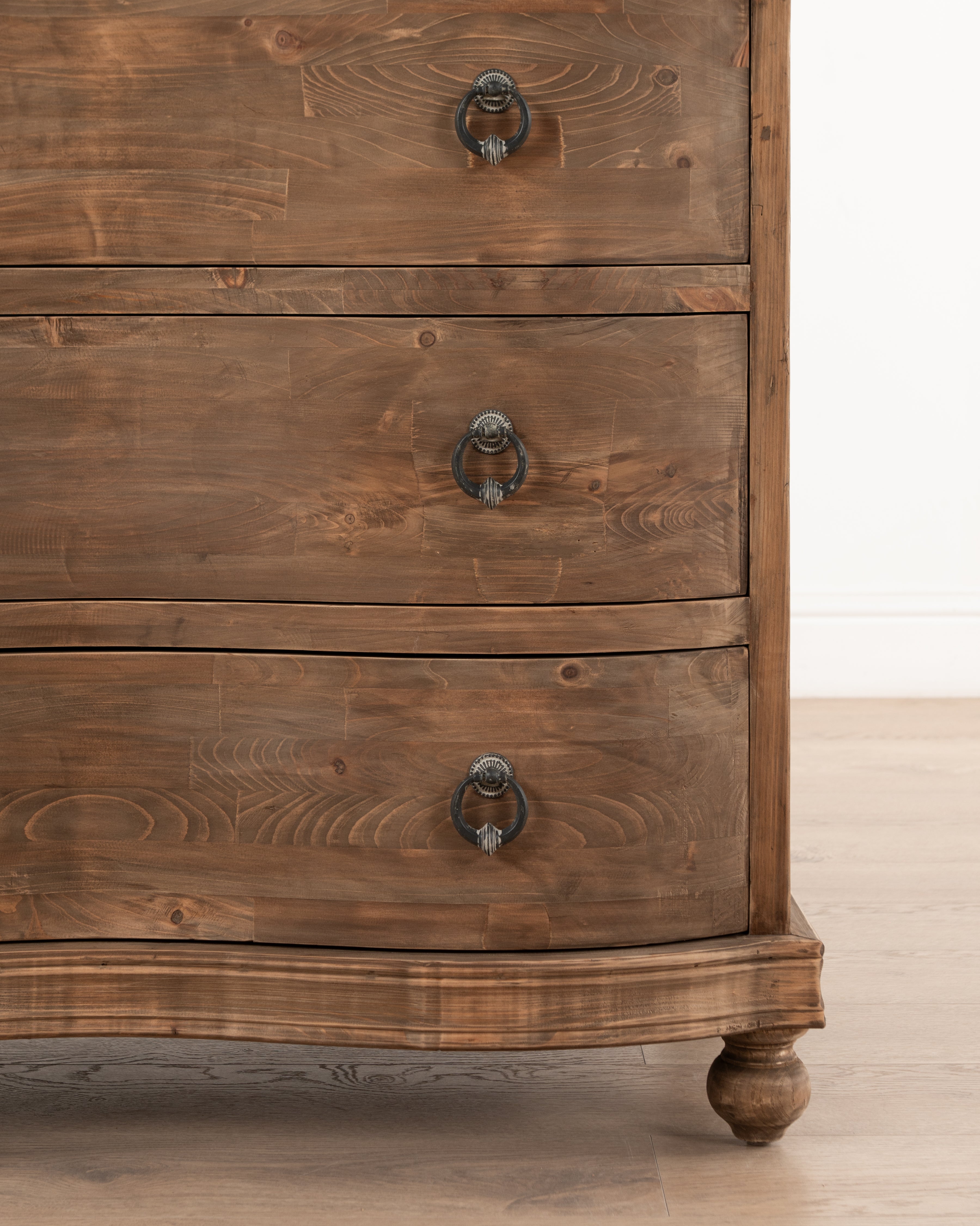 Antoine chest of drawers
