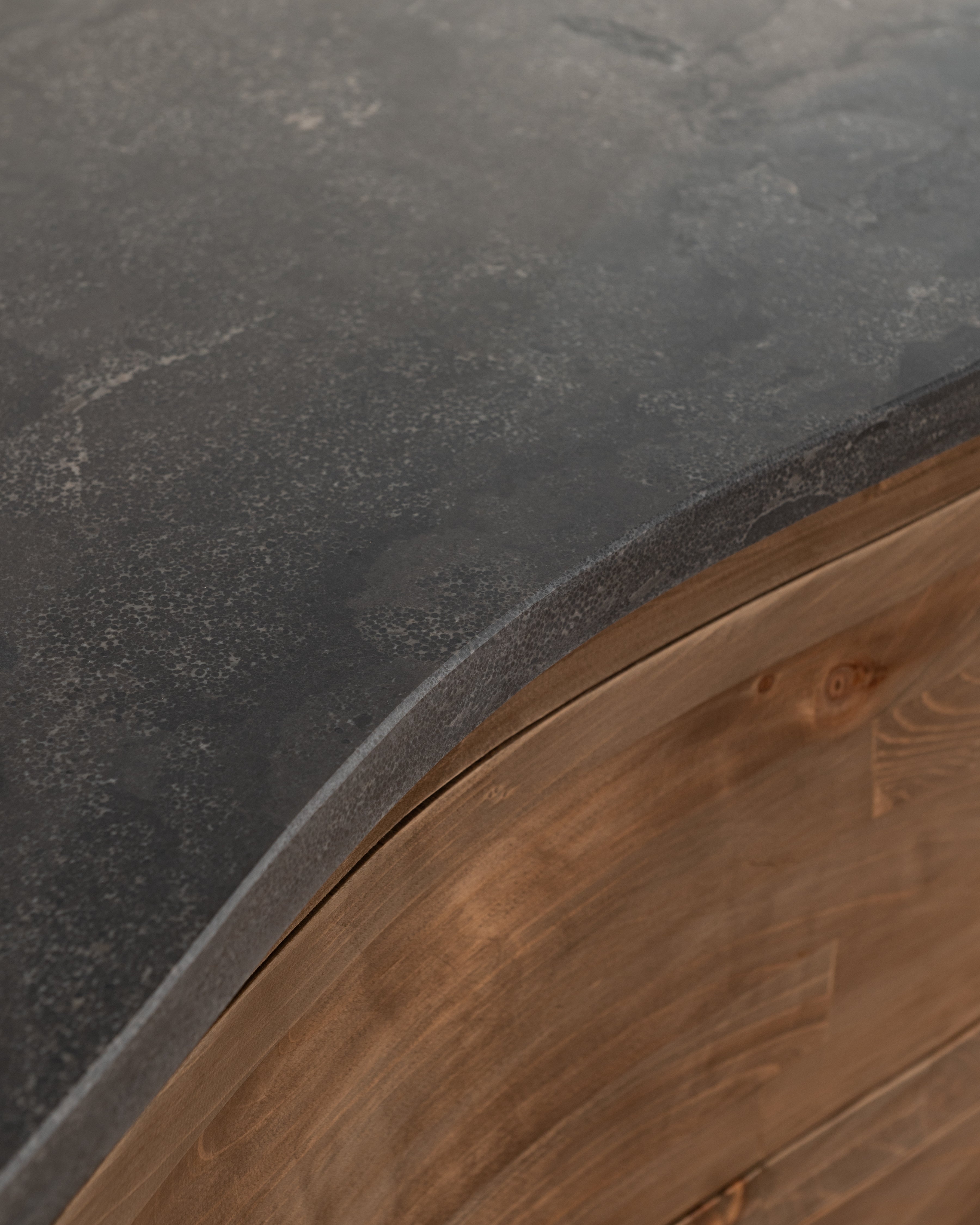 Antoine chest of drawers