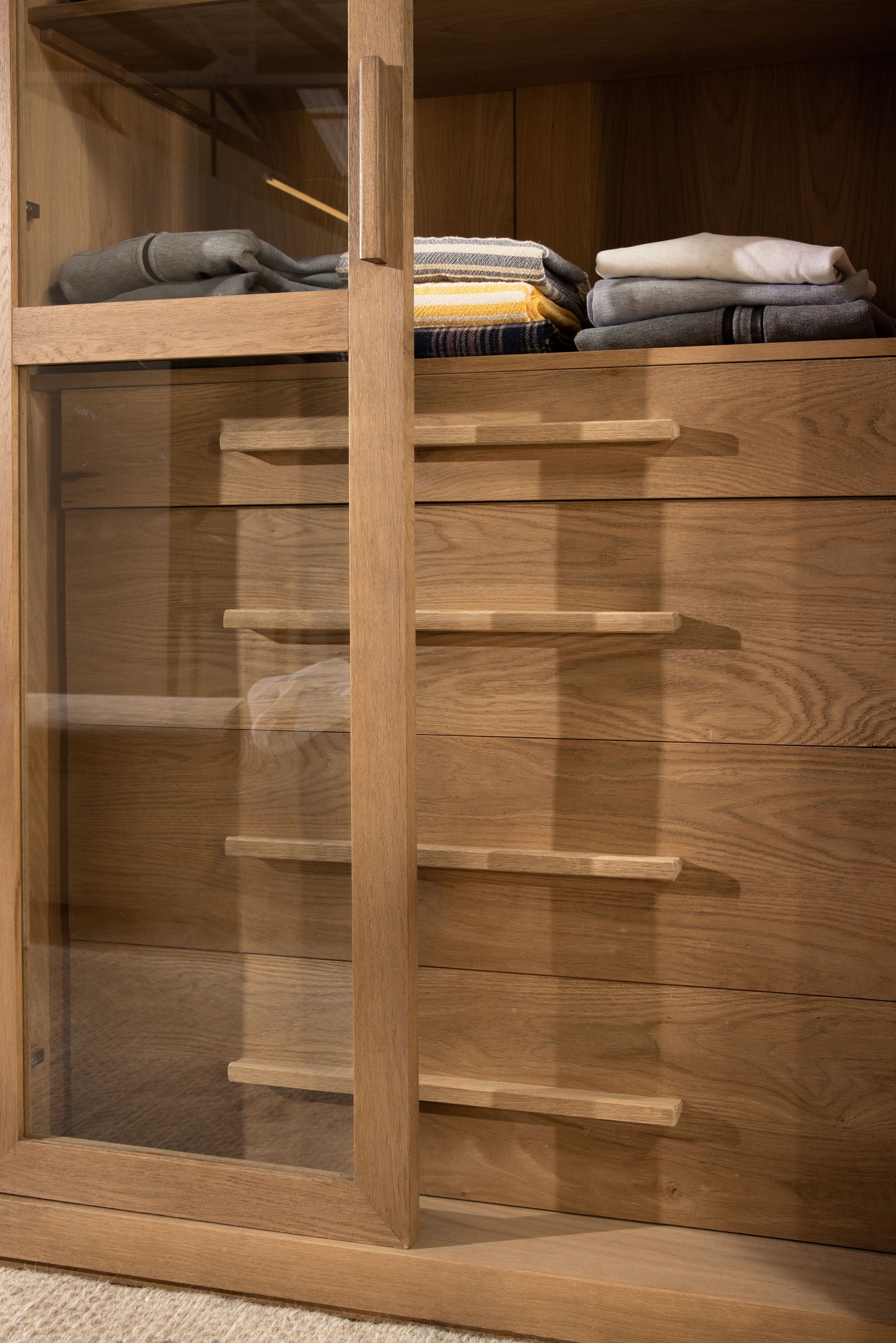 Arman Wardrobe | Shelves & Drawers