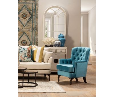 Armchair with deep buttoned detail and queen anne legs