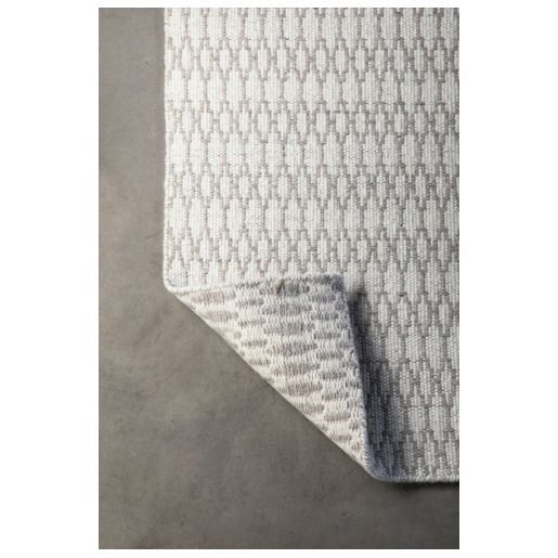 Cream linie rug diamond pattern