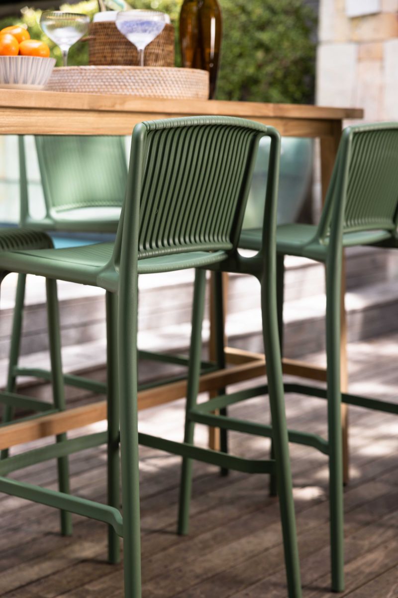 Block and chisel PVC bar chair