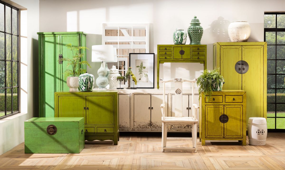 6 door lacquered sideboard 
